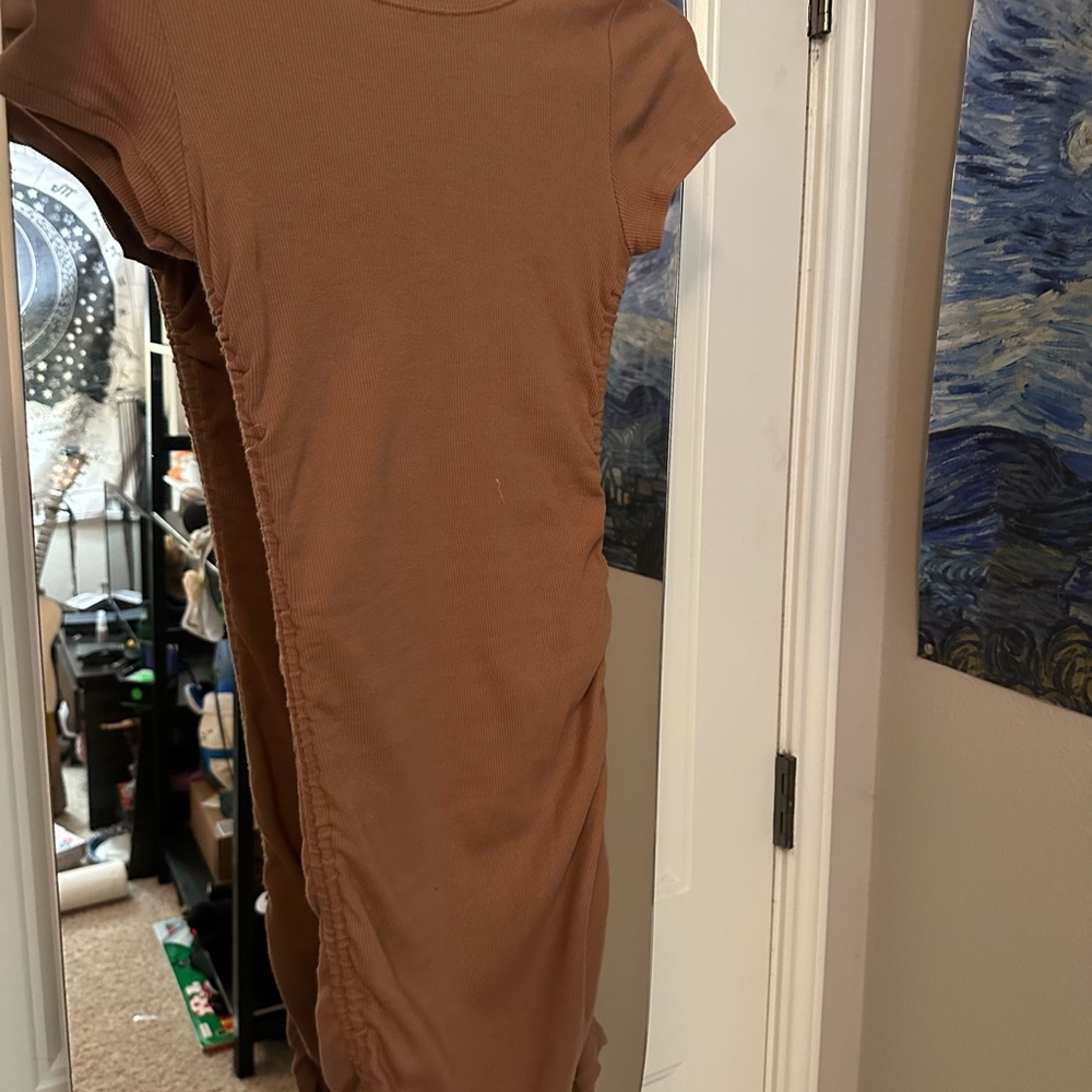 🤎 Body-con Brown Short Sleeve Dress